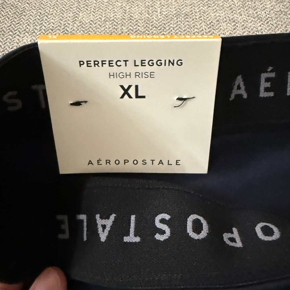 Aeropostale women’s high rise perfect legging - Picture 2 of 2